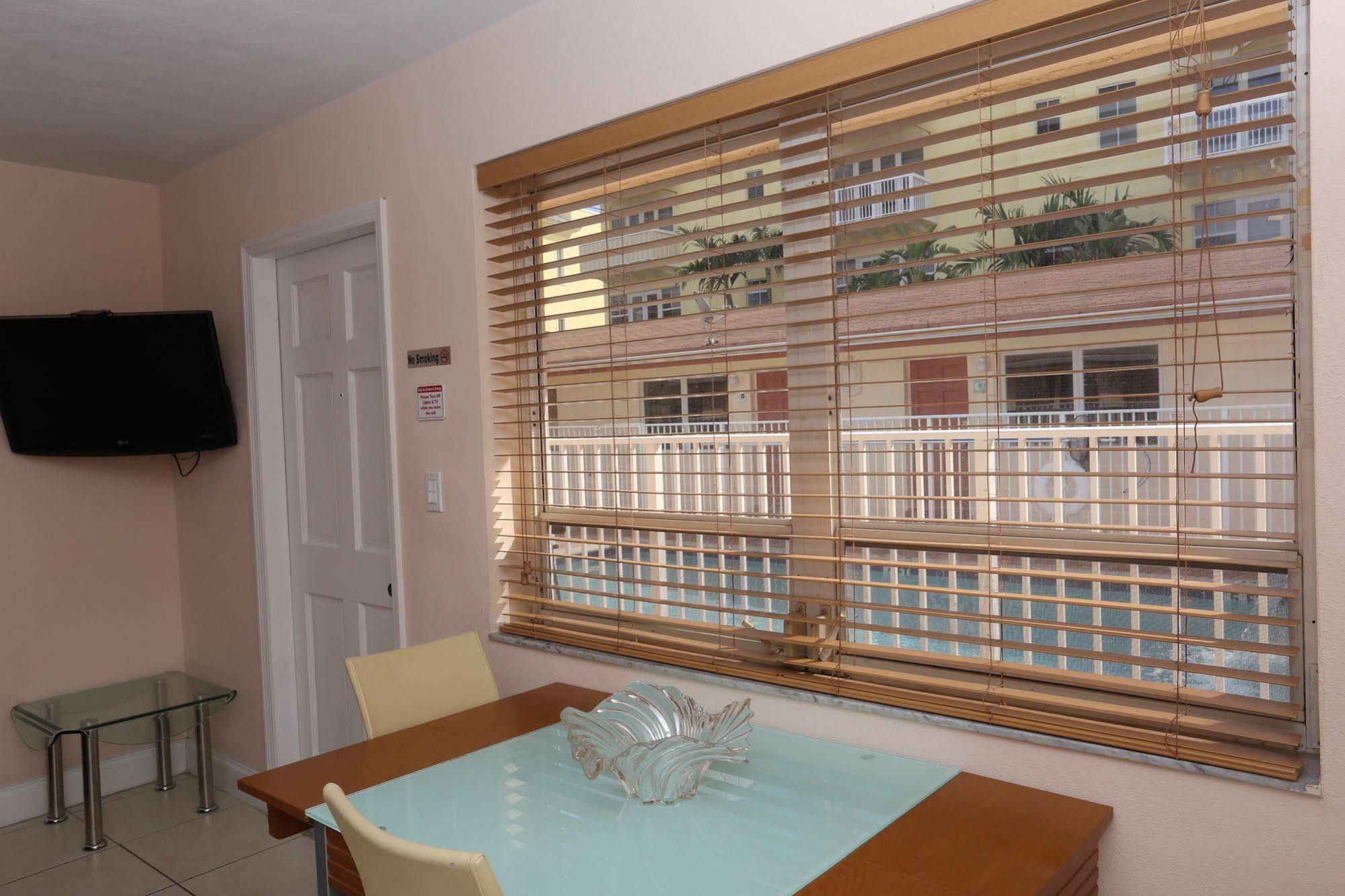 Lauderdale Villas By The Sea Bagian luar foto